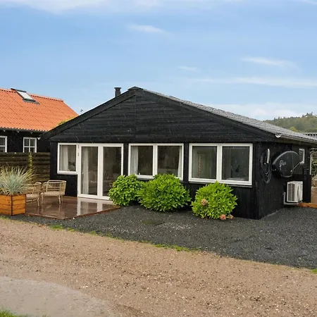 Pedersen - 50m From The Sea By Interhome
