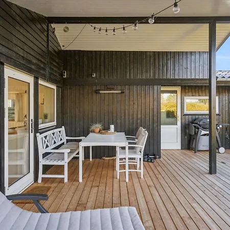 Feriehus Pedersen - 50m From The Sea By Interhome