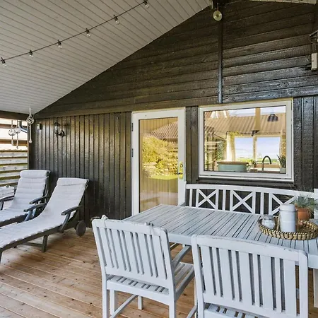 Pedersen - 50m From The Sea By Interhome Feriehus *